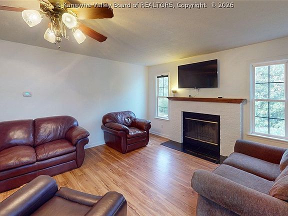 3rd image of 181 James Cir