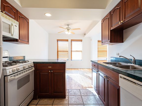 5th image of 4523.5 S Drexel Blvd #3E