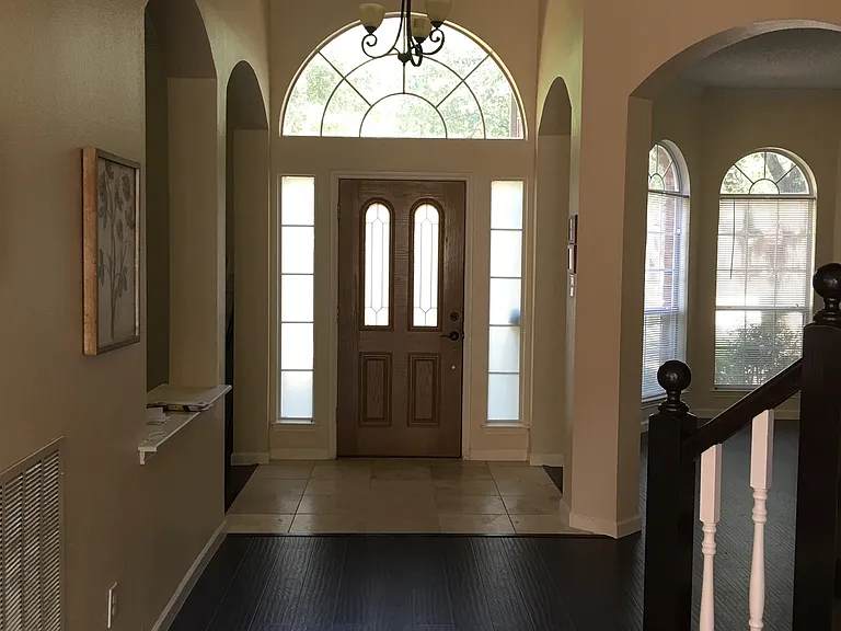 608 Herefordshire Ln — Photo 3