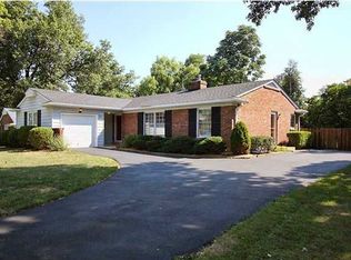 211 Holliswood Rd, Bellemeade, KY 40222