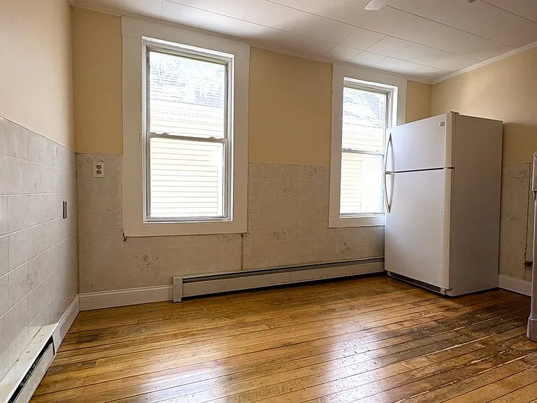 21-27 Clare St, Lowell — Photo 17