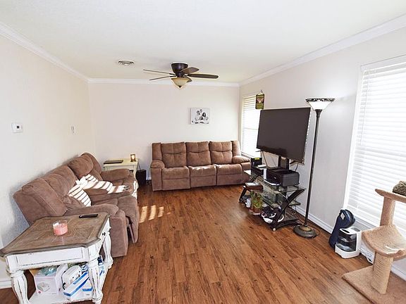 3rd image of 119 S Glenwood Dr