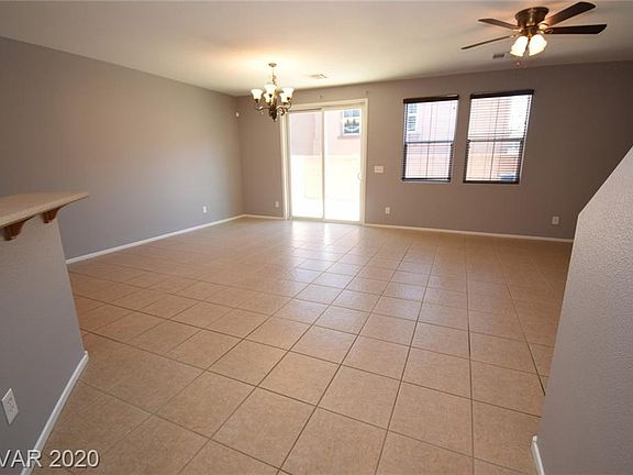 4th image of 20 Red Oak Canyon St Unit 1