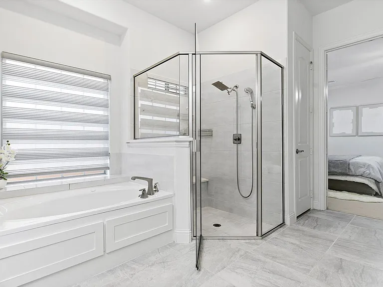 12543 Mercer Pkwy — Photo 18
