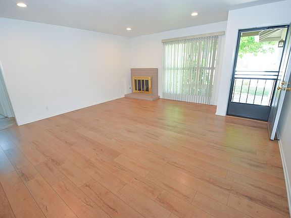 3rd image of 4316 Blackwood St