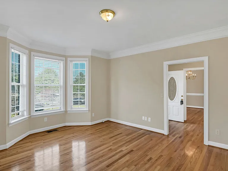 108 Hastings Point Dr — Photo 5