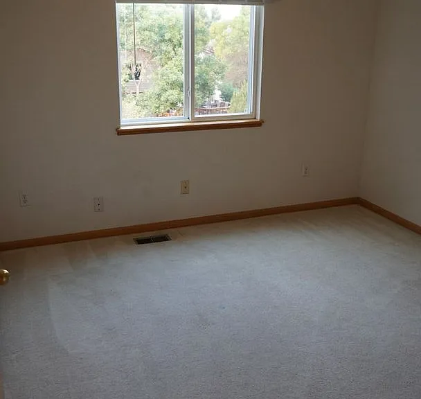 324 Saturn Dr — Photo 12