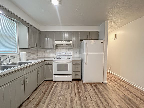 3rd image of 1931 Phillips Ave #1931