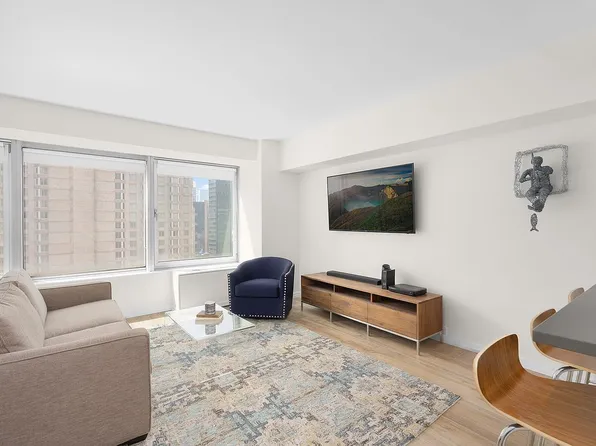 150 W 56th St APT 3109, New York, NY 10019