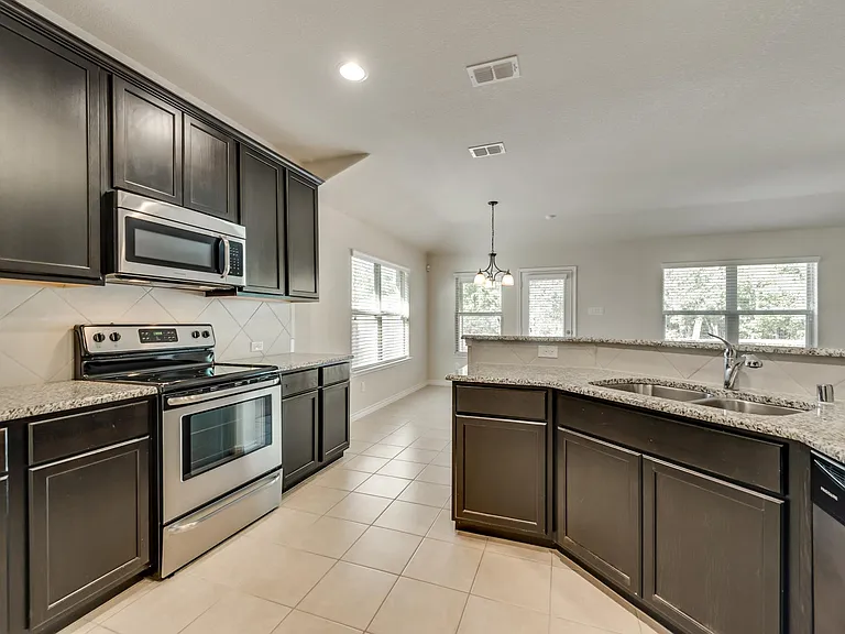 1900 Abby Creek Dr — Photo 9