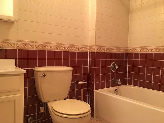 4th image of 318 Forrest St #27Y