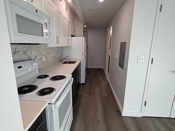 2nd image of 2067 Anthony Ave #508