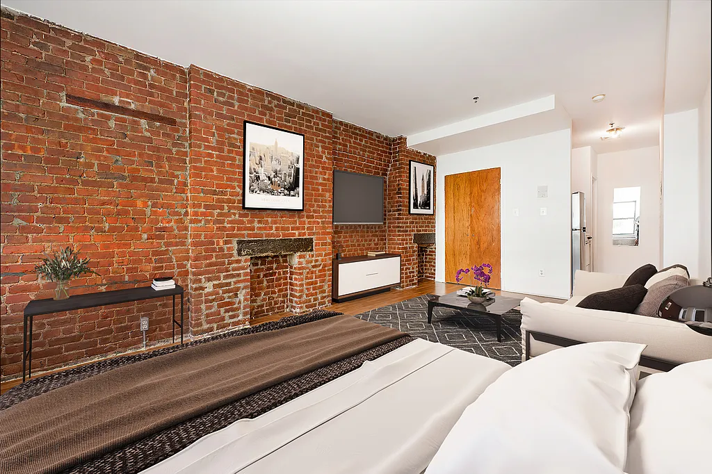 418 West 49th Street — Photo 2