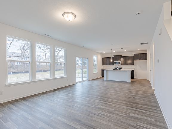 5th image of 10602 Broadford St