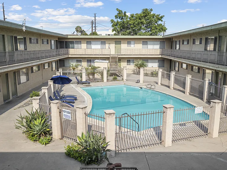 709 N. Inglewood Ave. — Photo 28