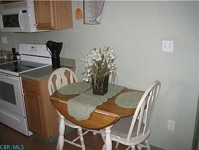 5th image of 29 Westmoor Dr