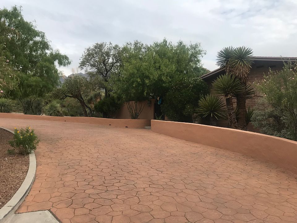 DRIVEWAY RIGHT