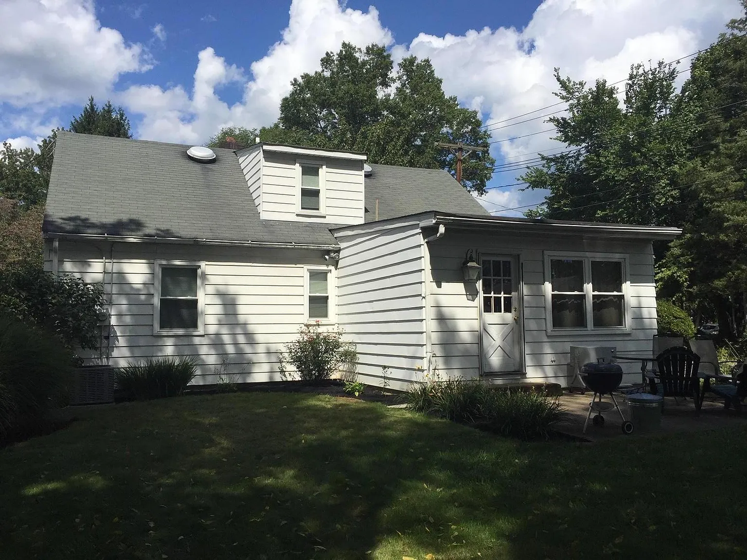 3 bed, 1600 sqft, $3,400 — Photo 2