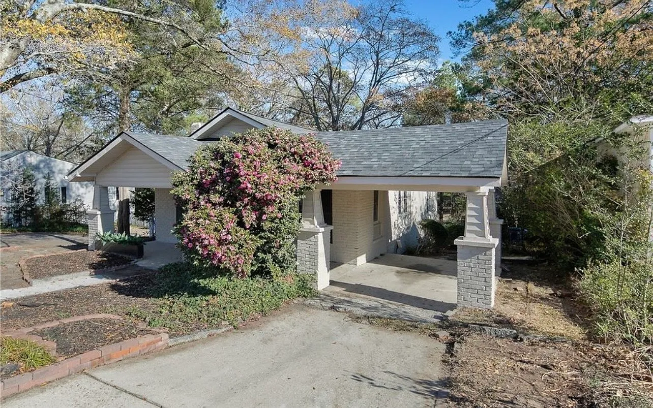 3 bed, 1093 sqft, $2,200 — Photo 2
