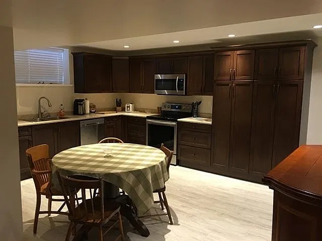 1 bed, 800 sqft, $1,100 — Photo 2