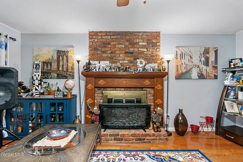 5th image of 216 Gifford Road