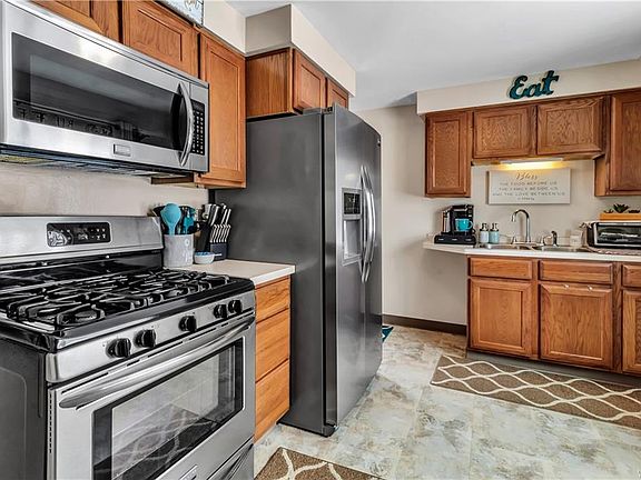 2nd image of 54 Dania Dr