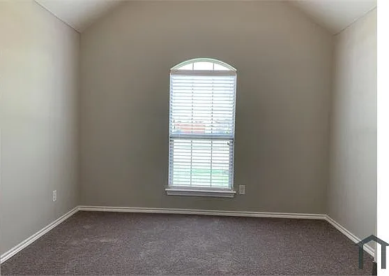 1925 Green Terrace Dr — Photo 17