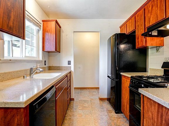 3rd image of 1276 San Rafael Drive