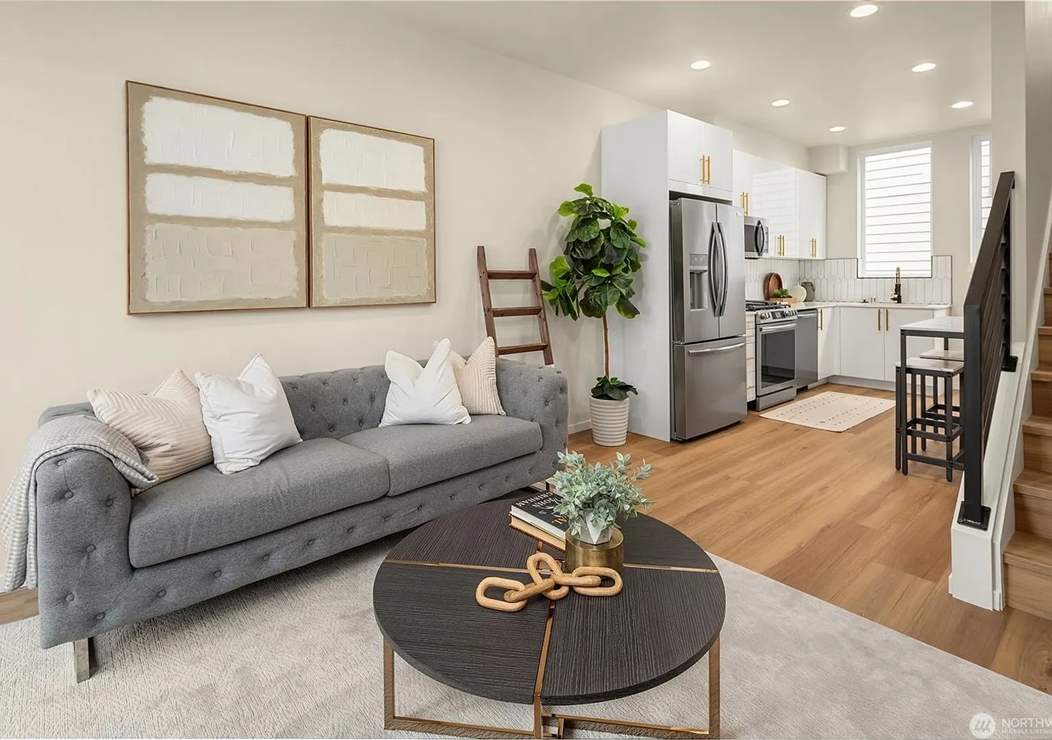 Elegant Ballard 2 year old townhome — Photo 2
