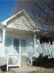 5th image of 828 W Lockwood Ave