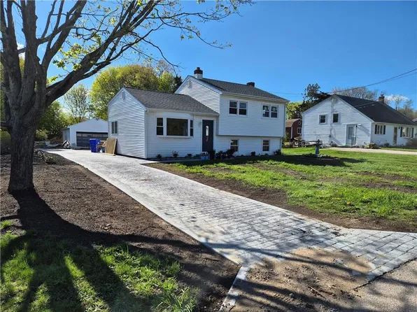 9 Weathervane Way, Bradford, RI 02808