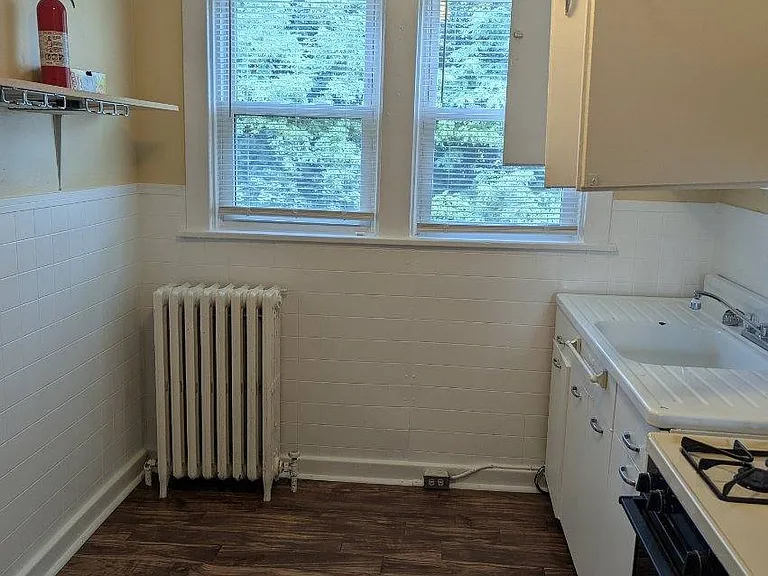 918R Vickroy Ave #2 — Photo 3