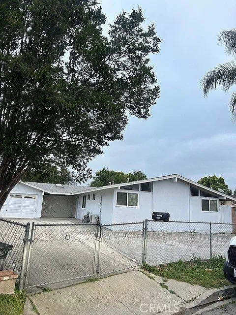 Building Photo - 1083 Gilwood Ave