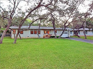 2nd image of 831 Encino Dr