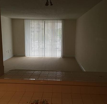 4th image of 6950 Miami Gardens Dr APT 2-306