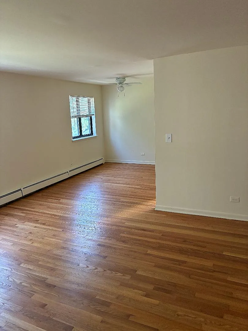 2 bed, 800 sqft, $2,100 — Photo 4