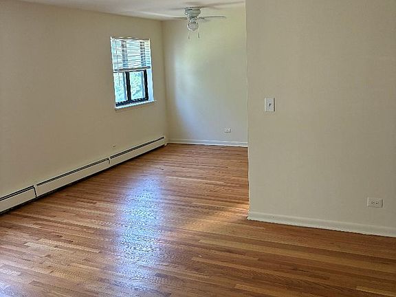 4th image of 1139 Deerfield Rd APT 4B