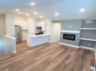 2110 Sherwood Ave, Holland, MI 49423