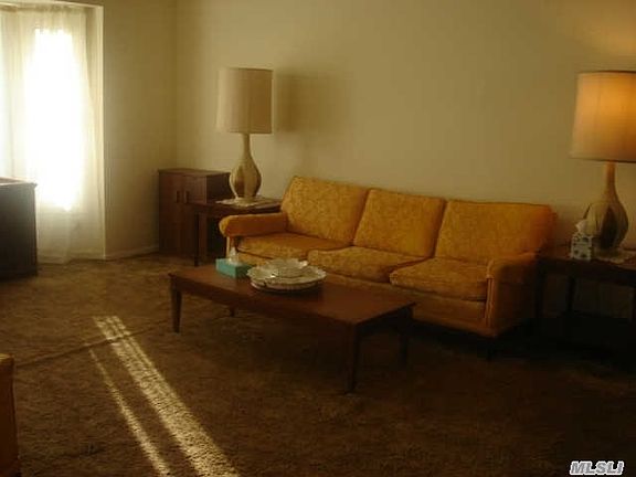 3rd image of 925 Bellmore Ave