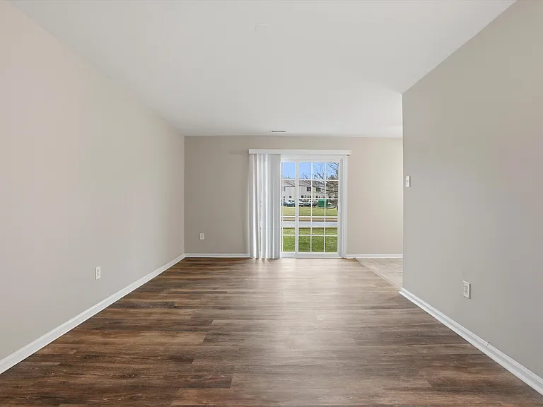 4546 Rosemarie Dr — Photo 6