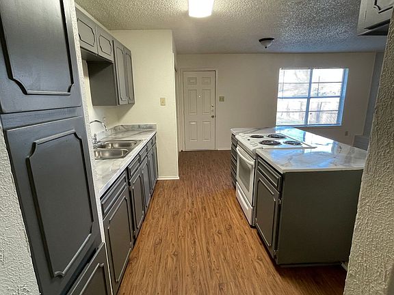 4th image of 5713 Macneill Dr