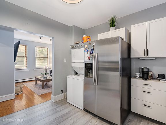 2nd image of 630 W Waveland Ave APT 2E