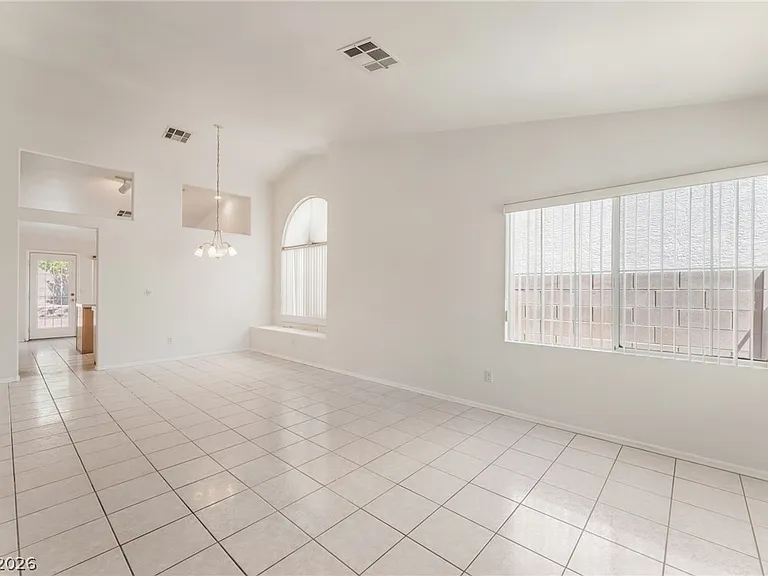 3523 Autumn Rain Ct — Photo 8