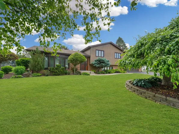 5N625 Santa Fe Trl, Bloomingdale, IL 60108