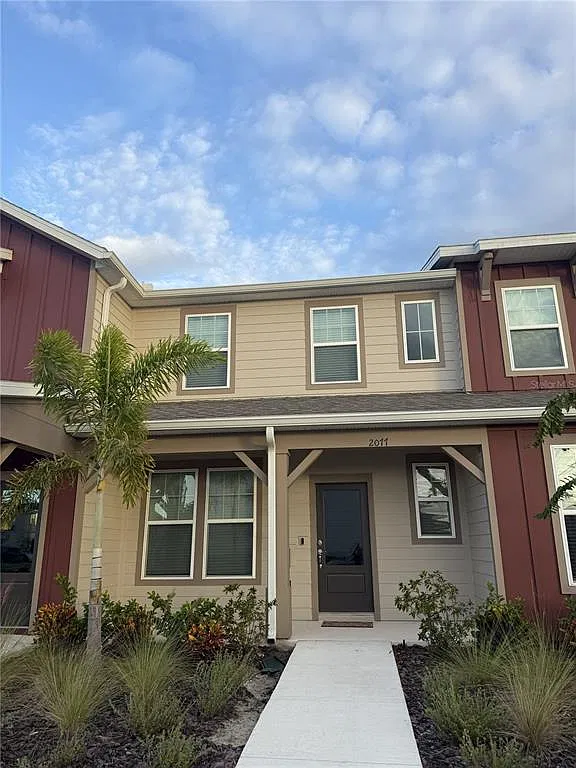 3 bed, 2.5 bath, 1548 sqft, $2,200 — Photo 3