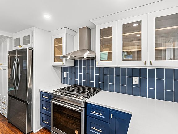 5th image of 1126 Berkeley St