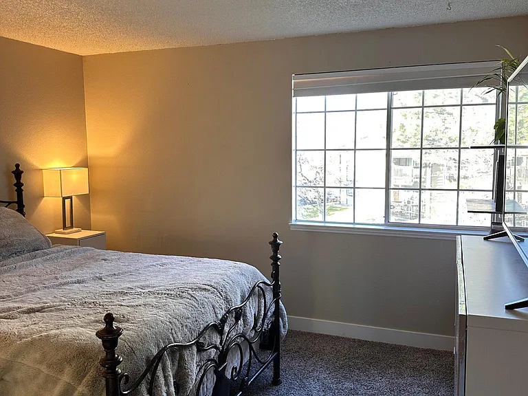 1867 S Pitkin Cir #B — Photo 10
