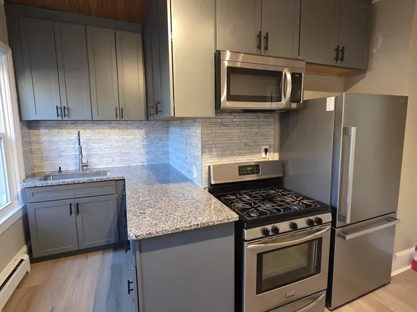 2 Louisburg Pl #1, Providence, RI 02909