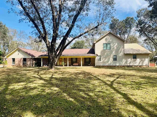 26466 Sunnyside St, Red Level, AL 36474