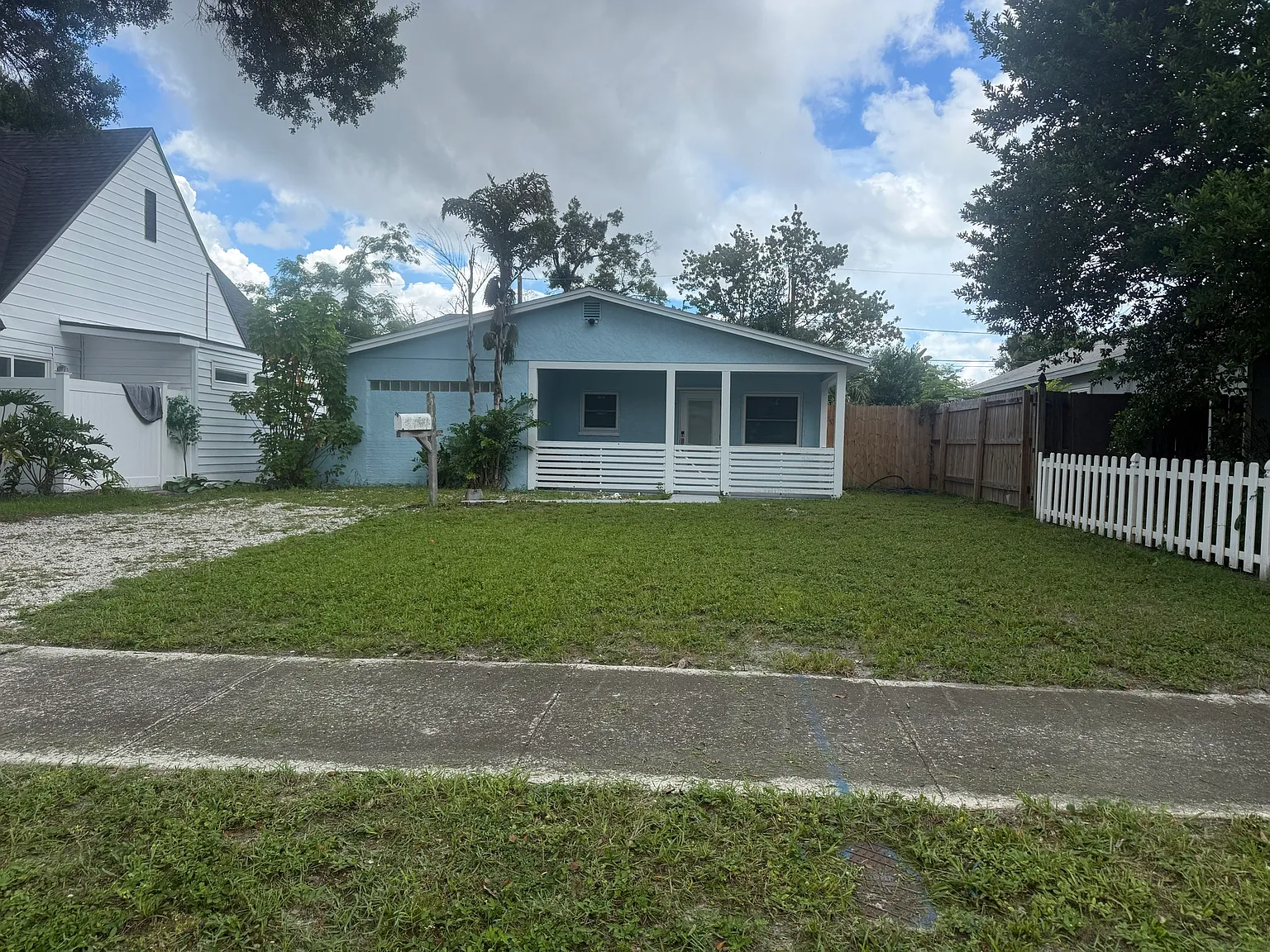 3 bed, 972 sqft, $2,500 — Photo 1